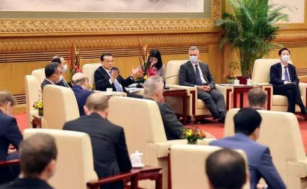我省外国专家代表在京参加新春座谈会